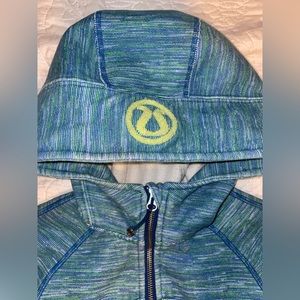 Lululemon jacket size 2 blue & green